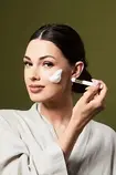 Білий пензлик для очищення вій з футляром 4