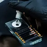 Кришталева підставка з позначками довжини вій 2