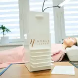 Organizer Lash Box Noble Lashes na paletki rzęs w salonie stylizacji rzęs