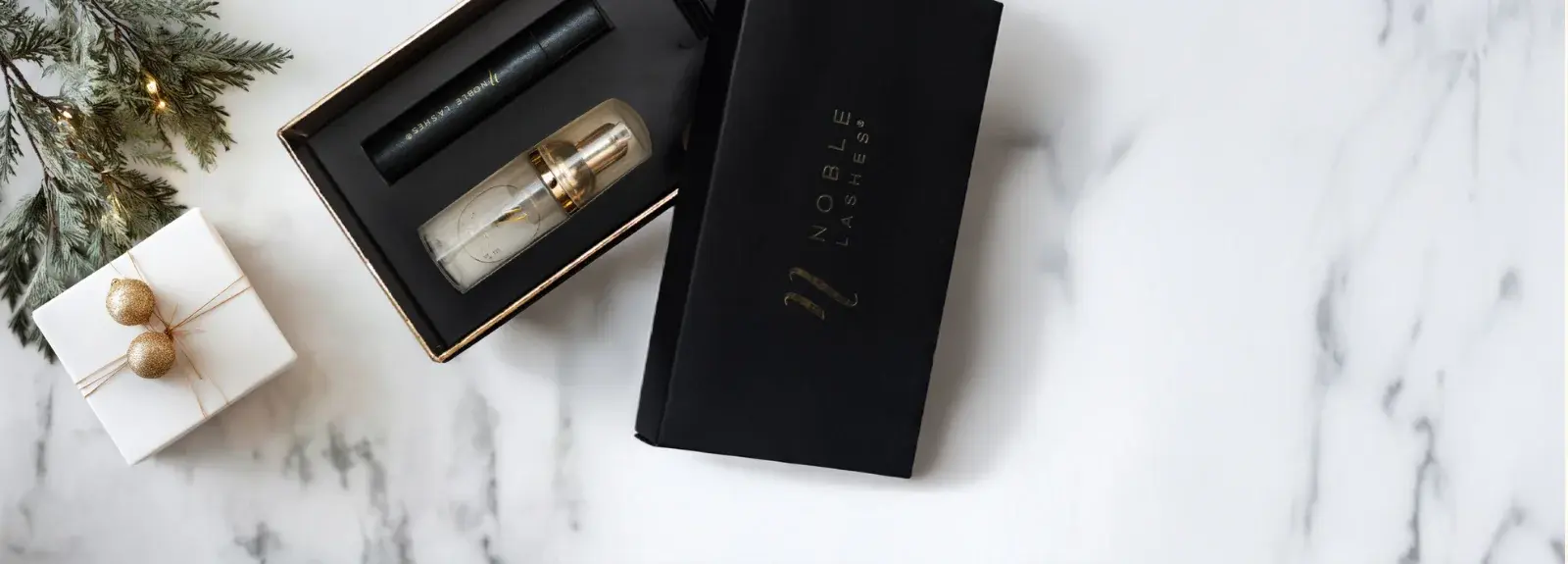 Різдвяні подарунки для клієнток – 5 ідей для майстринь з нарощування вій